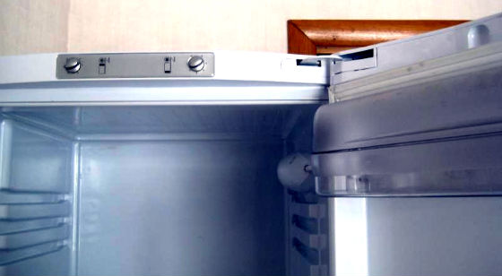 Перевесить двери холодильника в Красмоармейске | Вызов мастера по холодильникам на дом